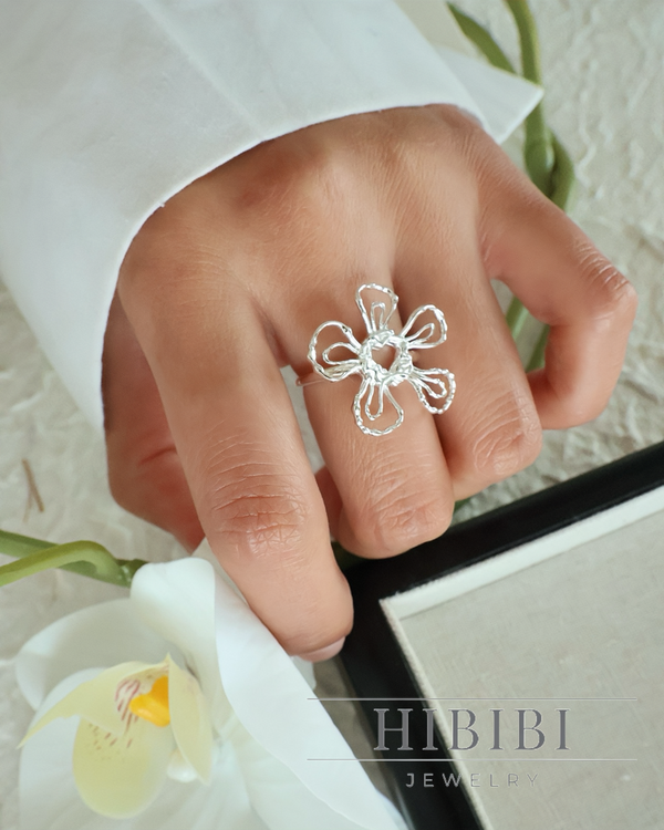 アバンギャルド銀色フラワー メタバースリング